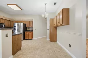 2023 Darlington Oak Dr, Seffner, FL 33584 - Photo 13