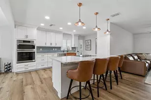 3941 E Eden Roc Cir, Tampa, FL 33634 - Photo 5
