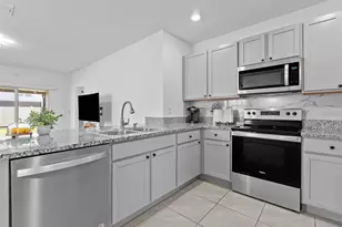 5782 Hollingworth Trl, Wesley Chapel, FL 33545 - Photo 5