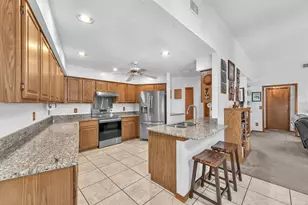 621 Penn National Rd, Seffner, FL 33584 - Photo 13