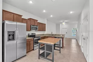 2719 Lantern Hill Ave, Brandon, FL 33511 - Photo 3
