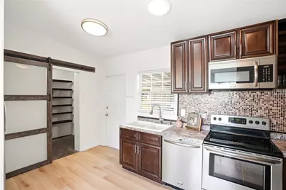 4030 Marlin Drive SE, Saint Petersburg, FL 33705 - Photo 11