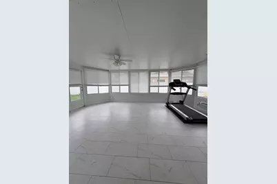 1790 Russell Drive N, Saint Petersburg, FL 33710 - Photo 15
