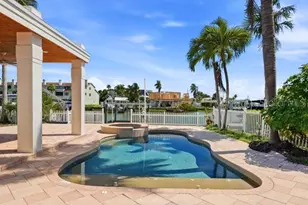 567 Baywood Dr S, Dunedin, FL 34698 - Photo 15