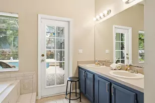 141 Old Oak Cir, Palm Harbor, FL 34683 - Photo 25