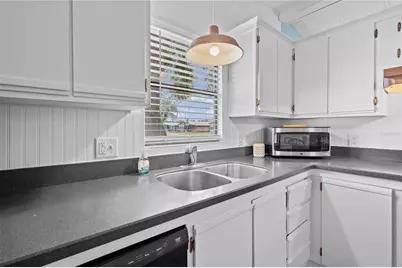 36428 Malibu Way, Zephyrhills, FL 33541 - Photo 7