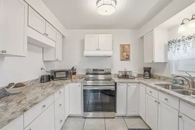 12109 Forest Hills Drive, Tampa, FL 33612 - Photo 51