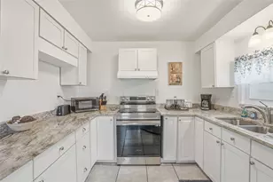 12109 Forest Hills Dr, Tampa, FL 33612 - Photo 51