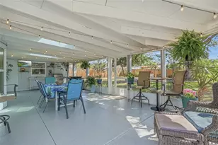 12109 Forest Hills Dr, Tampa, FL 33612 - Photo 43