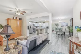 12109 Forest Hills Dr, Tampa, FL 33612 - Photo 7