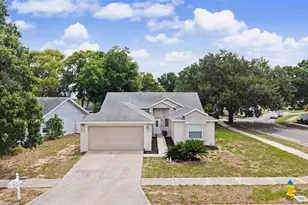 655 Sand Ridge Dr, Valrico, FL 33594 - Photo 1
