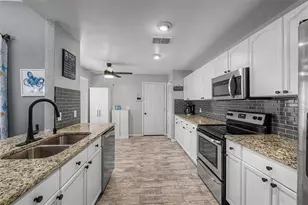 655 Sand Ridge Dr, Valrico, FL 33594 - Photo 13