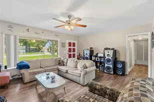 2109 W Erna Dr, Tampa, FL 33603 - Photo 7