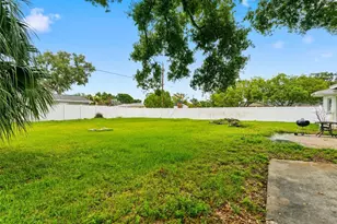 2109 W Erna Dr, Tampa, FL 33603 - Photo 27