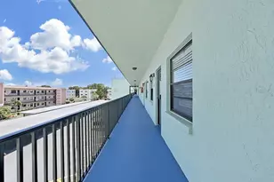 5973 Terrace Park Dr N, Saint Petersburg, FL 33709 - Photo 3