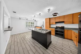 986 Lexington Dr, Dunedin, FL 34698 - Photo 3