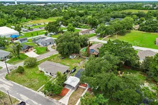 203 Pevetty Dr, Plant City, FL 33563 - Photo 27