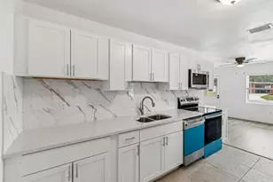 203 Pevetty Dr, Plant City, FL 33563 - Photo 5