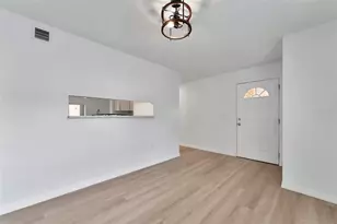 9940 7th Way N, Saint Petersburg, FL 33702 - Photo 5