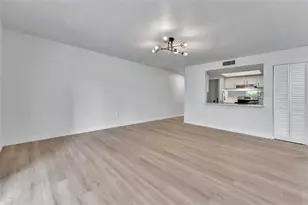 9940 7th Way N, Saint Petersburg, FL 33702 - Photo 13