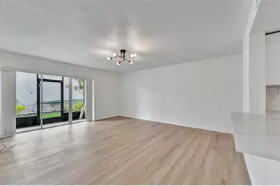 9940 7th Way N #101, Saint Petersburg, FL 33702 - Photo 11