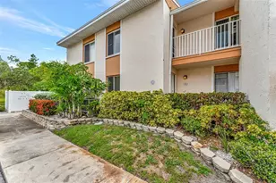 9940 7th Way N, Saint Petersburg, FL 33702 - Photo 1