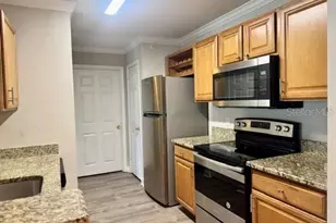 18448 Bridle Club Dr, Tampa, FL 33647 - Photo 9