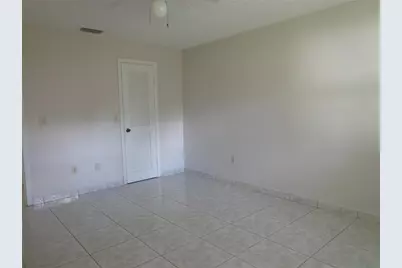 721 Regent Circle S, Brandon, FL 33511 - Photo 9