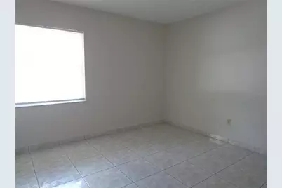 721 Regent Circle S, Brandon, FL 33511 - Photo 7