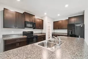 7512 Samuel Ivy Dr, Tampa, FL 33619 - Photo 7