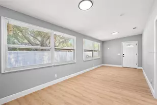 1727 Tallowtree Cir, Valrico, FL 33594 - Photo 17