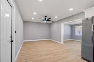 1727 Tallowtree Cir, Valrico, FL 33594 - Photo 15