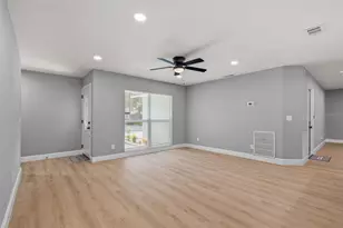 1727 Tallowtree Cir, Valrico, FL 33594 - Photo 7