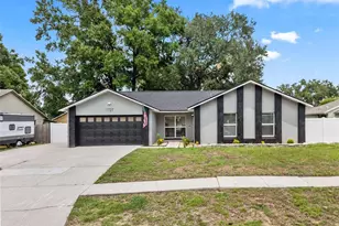 1727 Tallowtree Cir, Valrico, FL 33594 - Photo 1