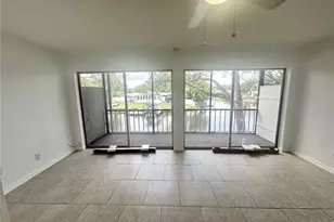9201 Tudor Dr, Tampa, FL 33615 - Photo 9