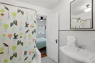 608 Kirkwood Terrace N, Saint Petersburg, FL 33701 - Photo 15