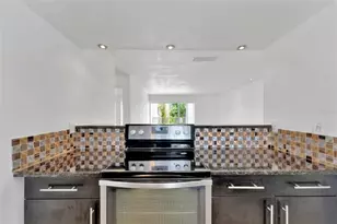 592 100th Ave N, Saint Petersburg, FL 33702 - Photo 7