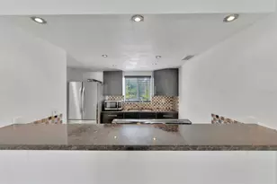 592 100th Ave N, Saint Petersburg, FL 33702 - Photo 11
