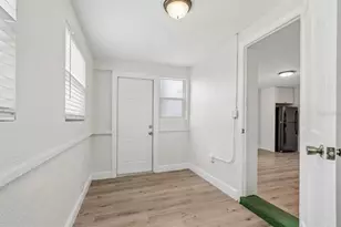 725 21st Ave S, Saint Petersburg, FL 33705 - Photo 7