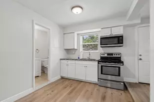 725 21st Ave S, Saint Petersburg, FL 33705 - Photo 3