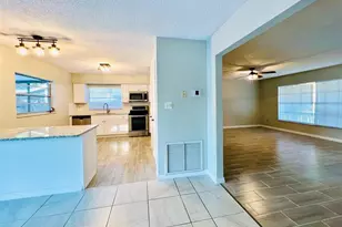 1610 Palm Leaf Dr, Brandon, FL 33510 - Photo 11