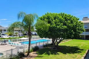 255 Capri Cir N, Treasure Island, FL 33706 - Photo 5