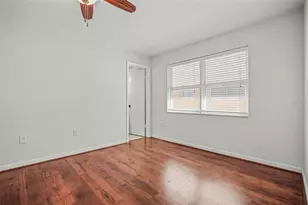 11655 3rd St E, Treasure Island, FL 33706 - Photo 15