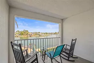 11655 3rd St E, Treasure Island, FL 33706 - Photo 23