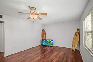 11655 3rd St E, Treasure Island, FL 33706 - Photo 7