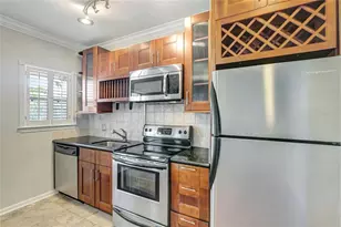 201 6th St S, Saint Petersburg, FL 33701 - Photo 13
