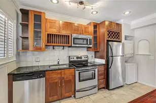 201 6th St S, Saint Petersburg, FL 33701 - Photo 3