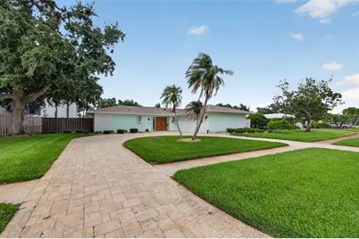 1022 Eden Isle Drive NE, Saint Petersburg, FL 33704 - Photo 7