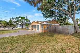 7901 Causeway Blvd S, Saint Petersburg, FL 33707 - Photo 7