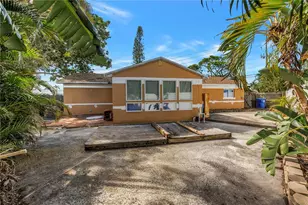 7901 Causeway Blvd S, Saint Petersburg, FL 33707 - Photo 11